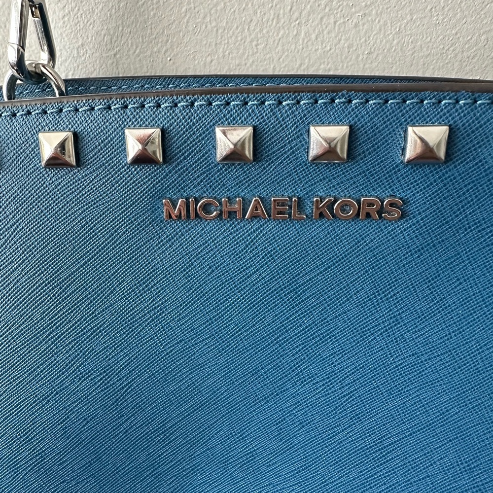 Michael Kors Blue Trapezoid Crossbody Bag with Studded Detailing - Picture 3 of 16